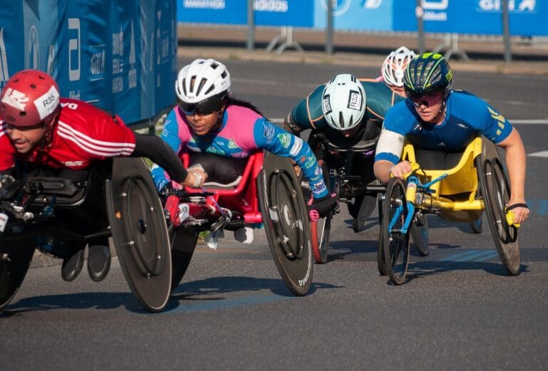 Deporte adaptado silla de ruedas discapacidad