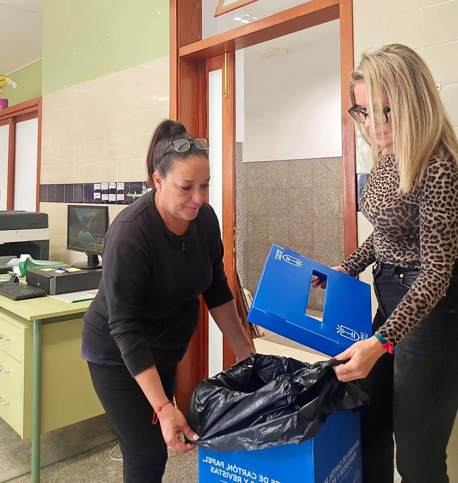 Persona con discapacidad en su puesto de trabajo