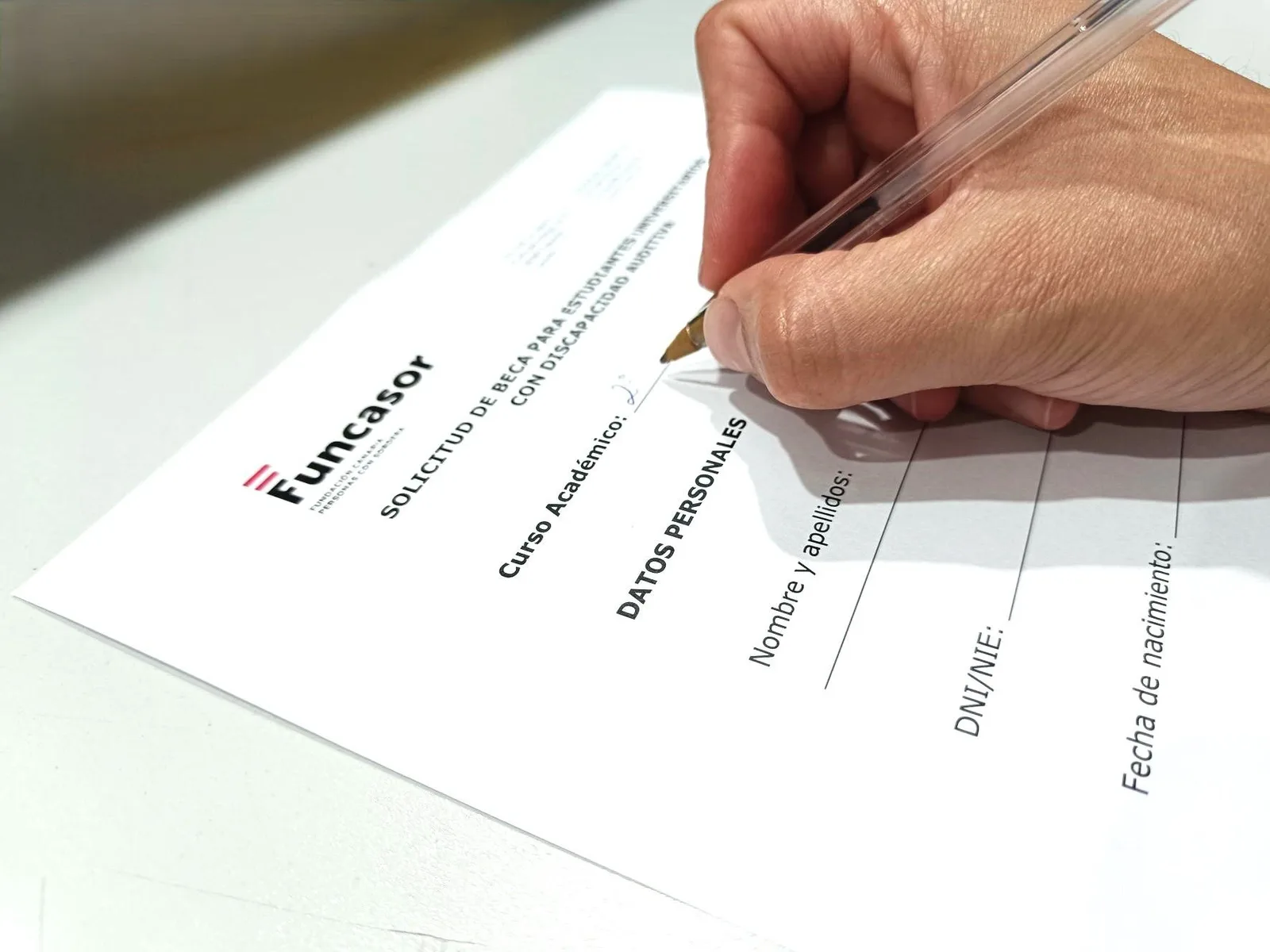 Información sobre la documentación requerida para solicitar la beca