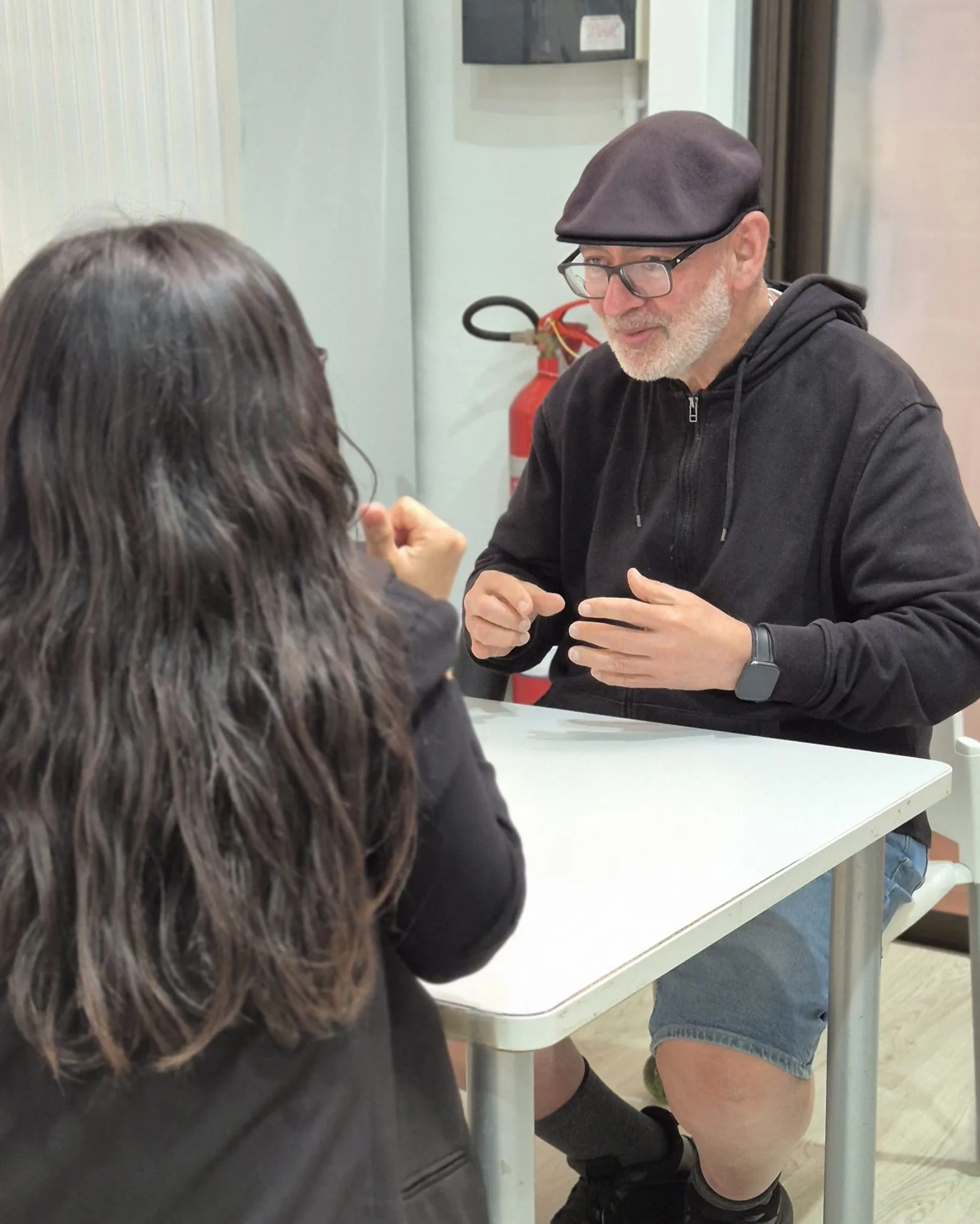 Ayudas t&eacute;cnicas para mejorar la audici&oacute;n en personas mayores